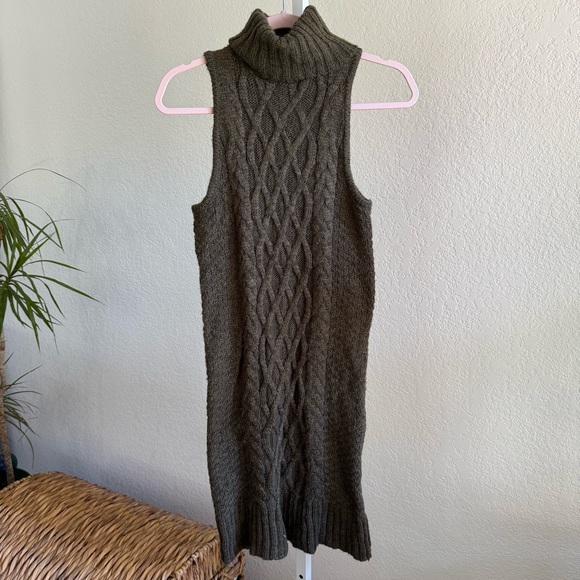 American Eagle Outfitters Dresses & Skirts - American Eagle Sweater Dress Dark Green Cable Knit Turtleneck Wool Blend XS
